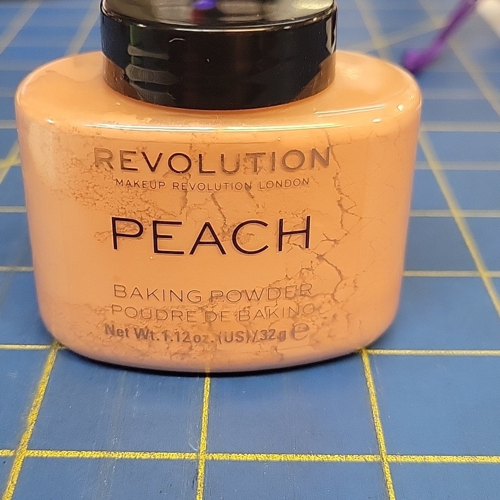 Revolution Baking Powder - Peach 32g New Sealed Jar